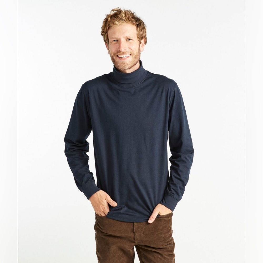 L.L. Bean Men’s Carefree Unshrinkable Turtleneck in Navy Blue Size M